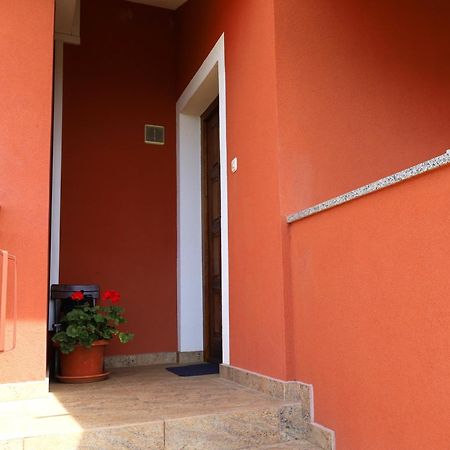 Apartment Zita With 1 Bedroom In Relaxing Surroundings Near Umag Luaran gambar