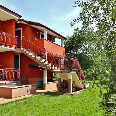Apartment Zita With 1 Bedroom In Relaxing Surroundings Near Umag Luaran gambar
