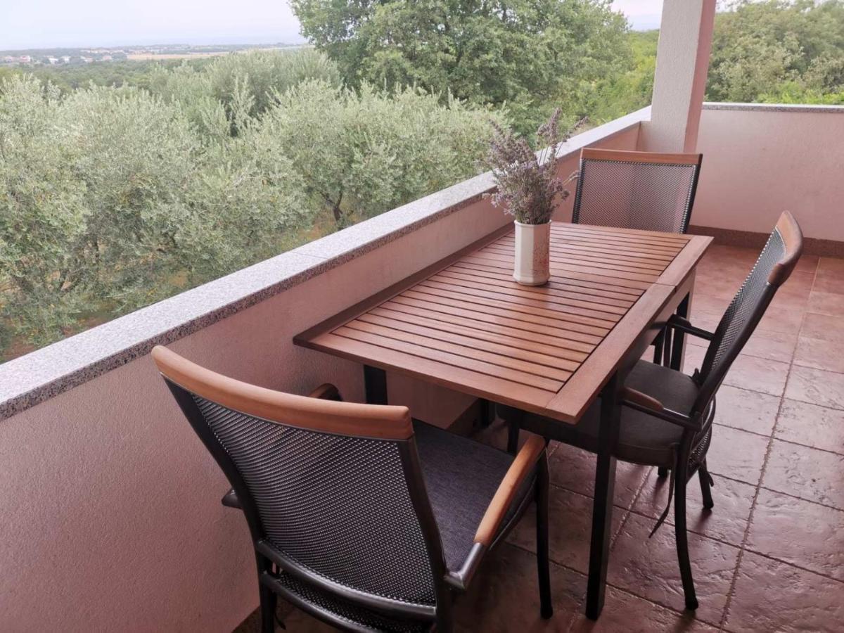 Apartment Zita With 1 Bedroom In Relaxing Surroundings Near Umag Luaran gambar