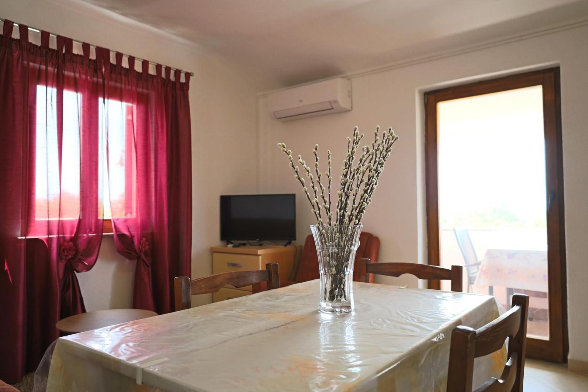 Apartment Zita With 1 Bedroom In Relaxing Surroundings Near Umag Luaran gambar