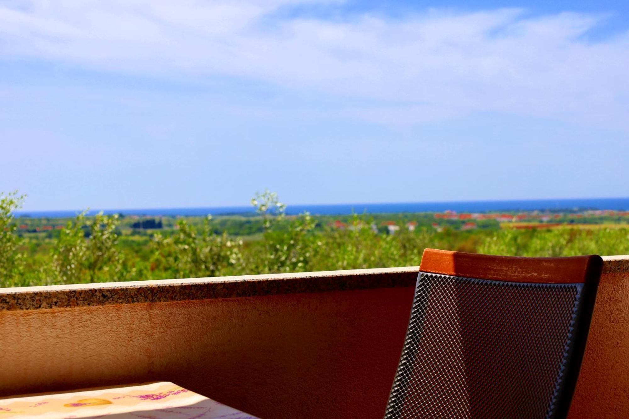 Apartment Zita With 1 Bedroom In Relaxing Surroundings Near Umag Luaran gambar