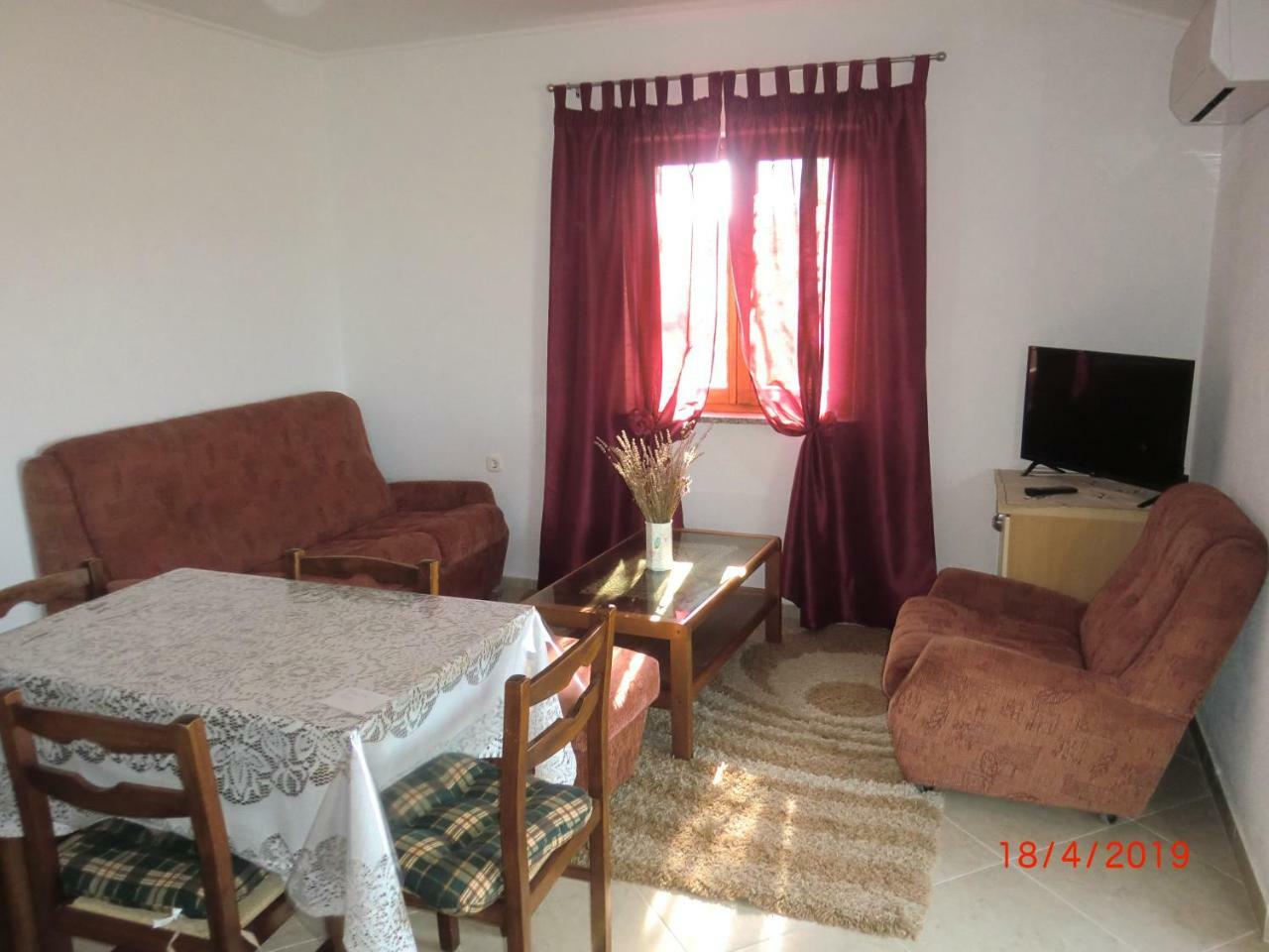 Apartment Zita With 1 Bedroom In Relaxing Surroundings Near Umag Luaran gambar